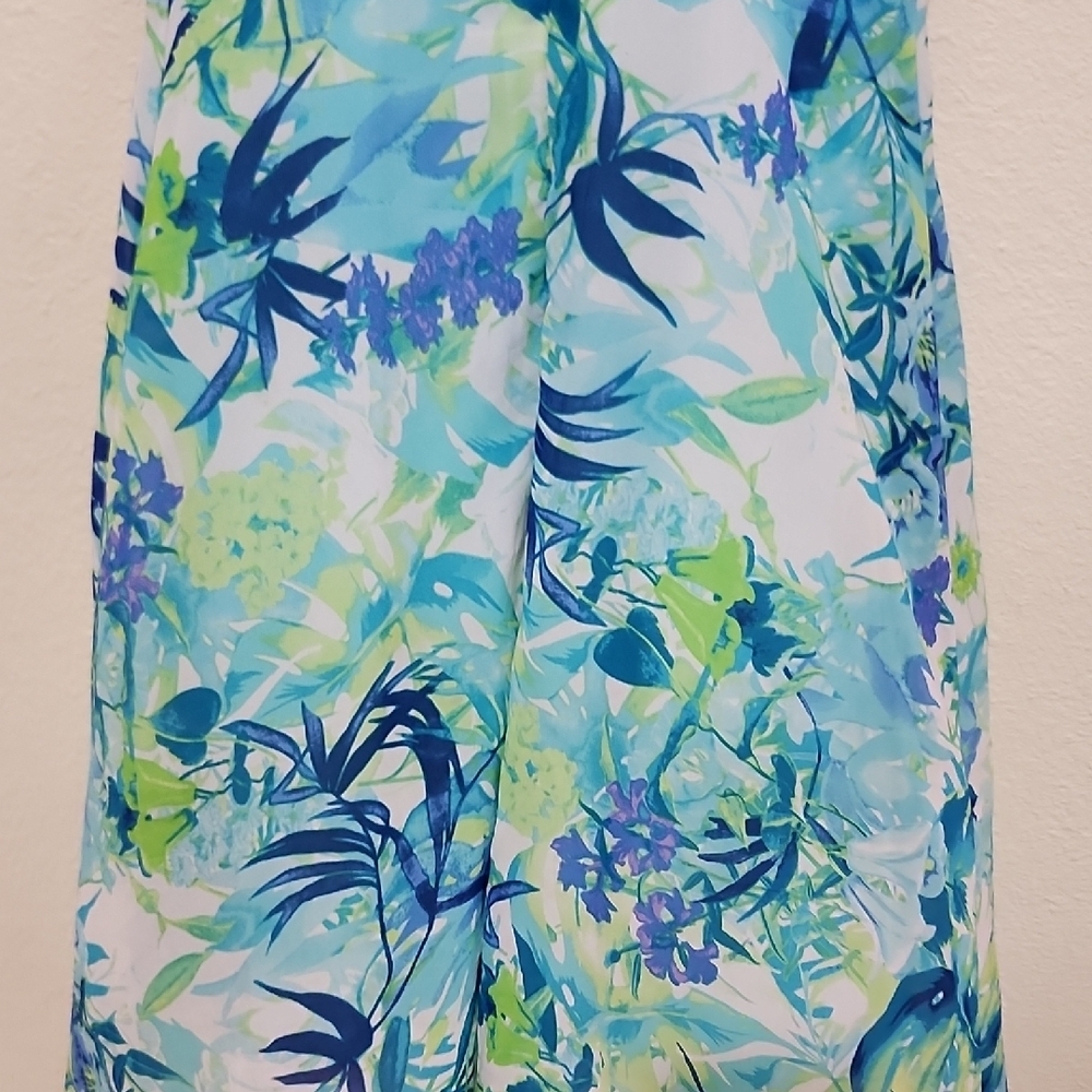 Floral Sleeveless Dress - Blue and Green - Picture 9 of 12
